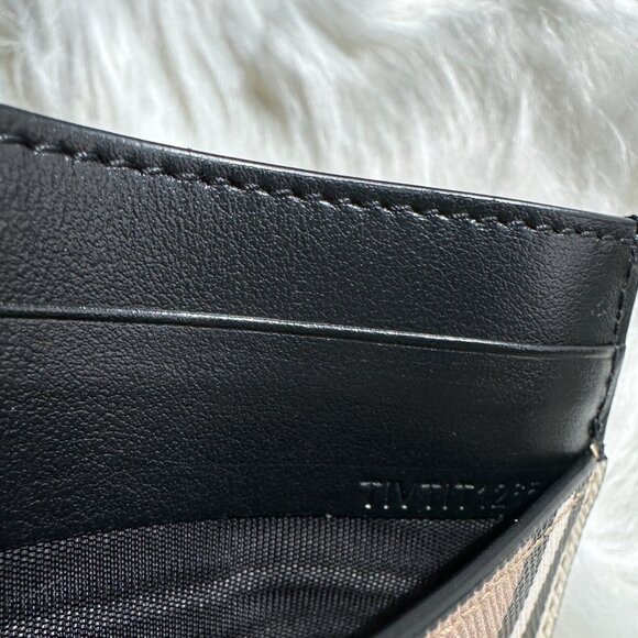 BURBERRY Card Case ✨ NEW ✨ - Picture 2 of 7